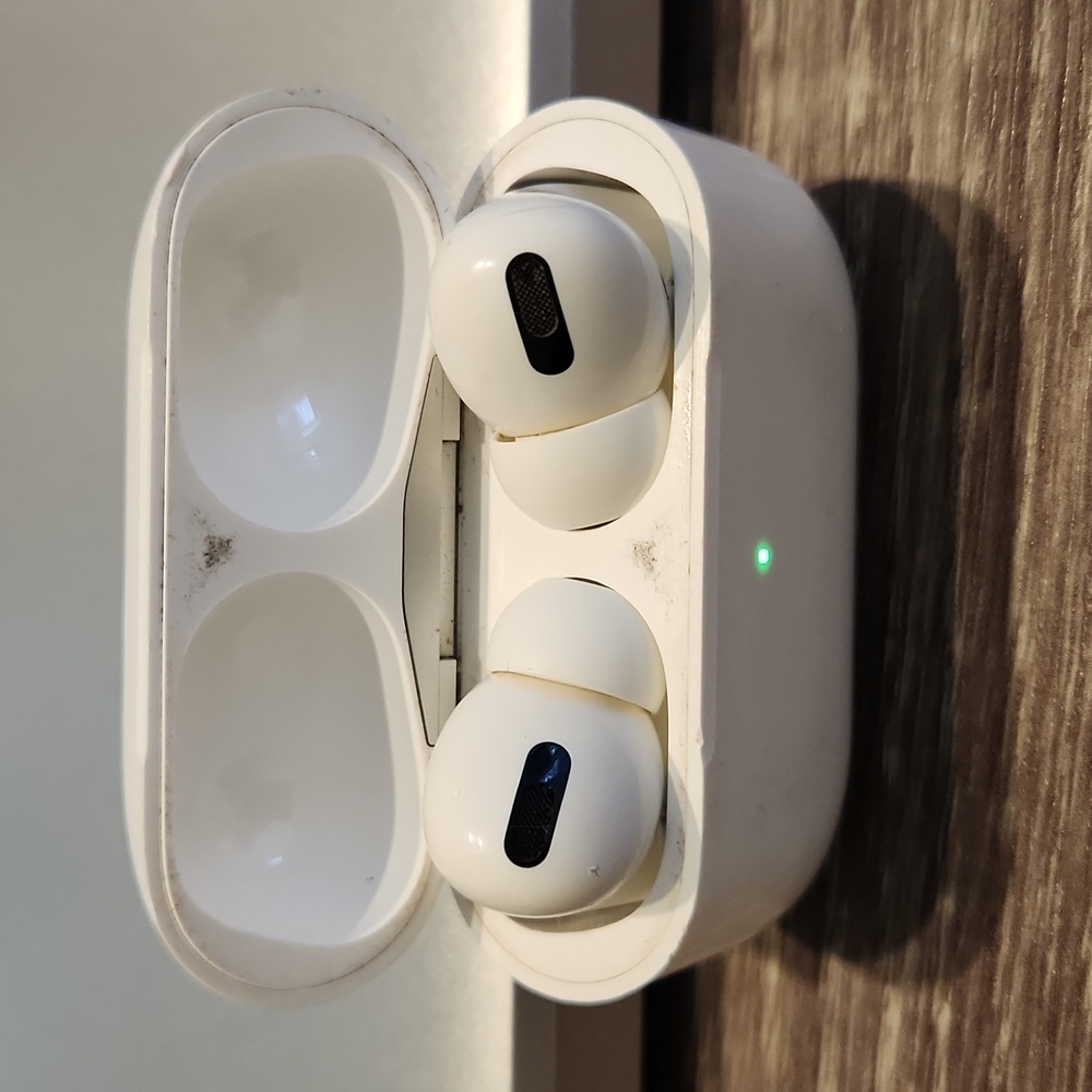 Apple Airpods Pro 1st Generation Stock # 0003